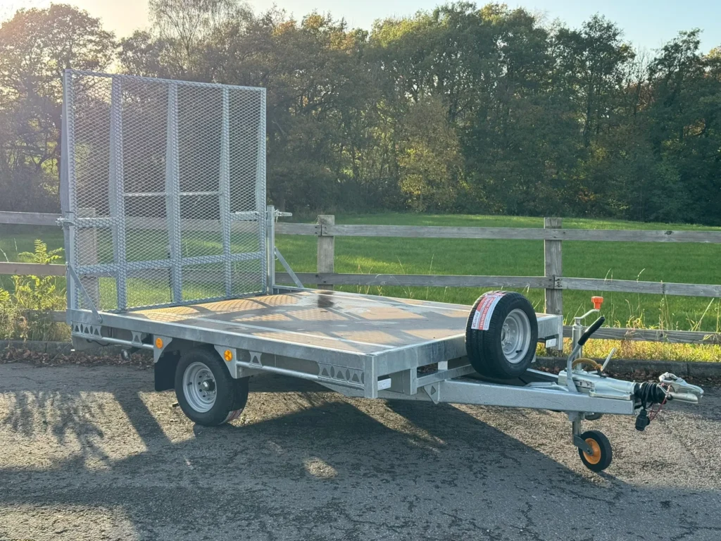 Bateson single axel beavertail trailer