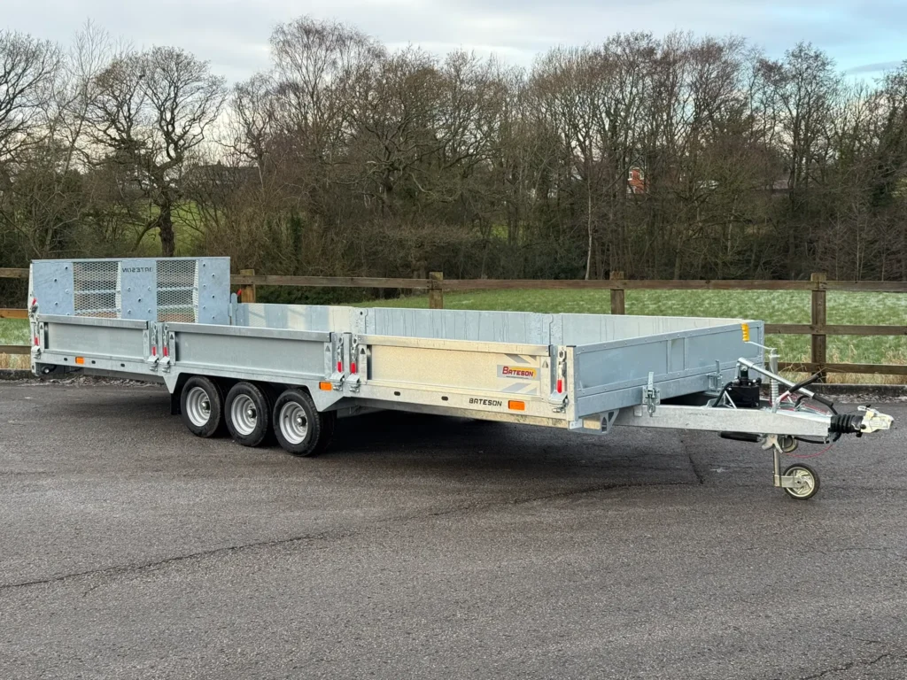Bateson PT66 hydraulic tilt trailer, 18ft triple-axle platform trailer