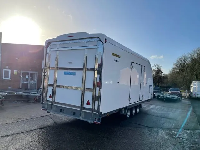 Woodford RL7000 enclosed car transporter trailer