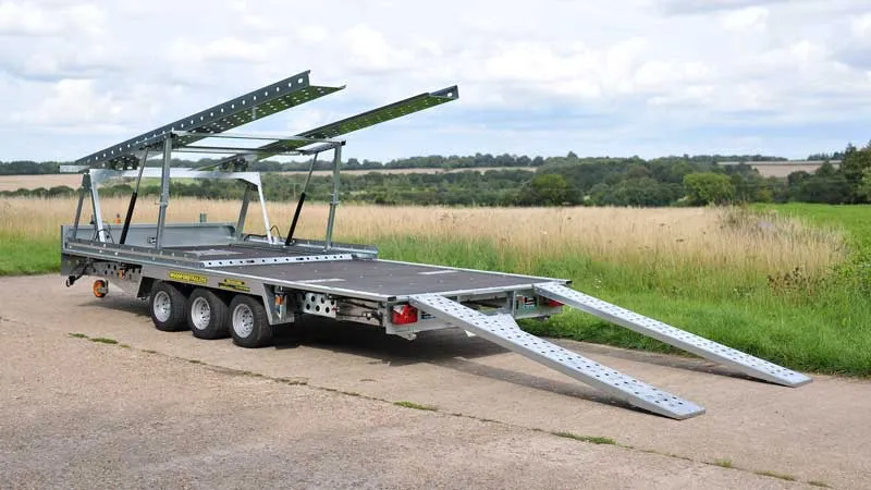 Woodford flatbed trailer for vehicle and plant transport